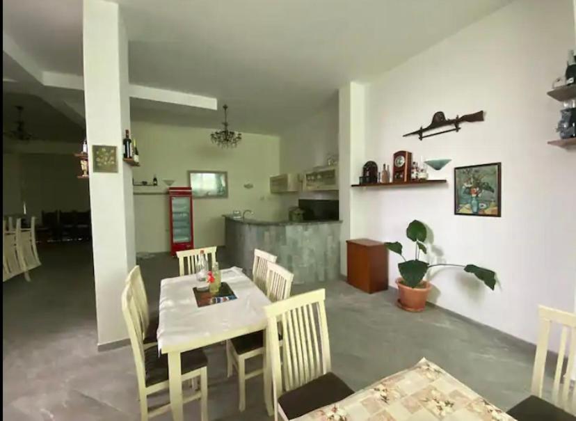 Qerana's Rooms: Corner Of Nature Hotel